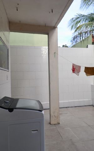 Casa de condomínio para alugar com 225m², 4 quartos e 2 vagas Casa de condomínio para alugar com 225m², 4 quartos e 2 vagasÁrea de Serviço