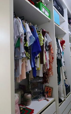 Casa de condomínio para alugar com 225m², 4 quartos e 2 vagas Casa de condomínio para alugar com 225m², 4 quartos e 2 vagasCloset