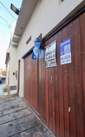 Casa de condomínio para alugar com 225m², 4 quartos e 2 vagas Casa de condomínio para alugar com 225m², 4 quartos e 2 vagasFachada