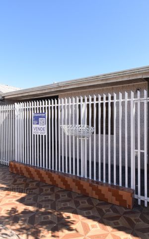Casa para alugar com 94m², 3 quartos e 1 vagaFachada c/ Placa
