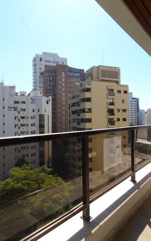 Apartamento para alugar com 210m², 3 quartos e 3 vagasVaranda