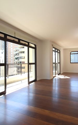 Apartamento para alugar com 210m², 3 quartos e 3 vagasSala
