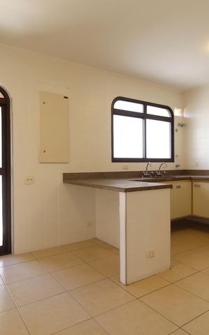 Apartamento para alugar com 210m², 3 quartos e 3 vagasCozinha