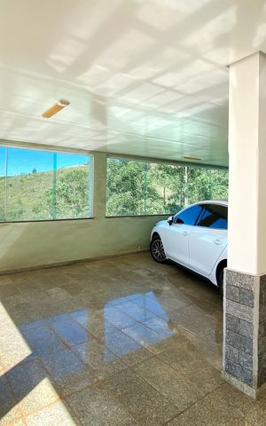 Casa de condomínio à venda com 357m², 5 quartos e 9 vagas Casa de condomínio à venda com 357m², 5 quartos e 9 vagasGaragem