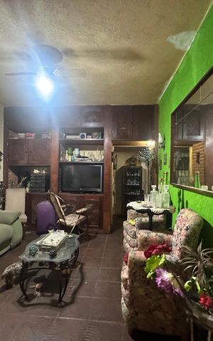 Casa à venda com 357m², 4 quartos e 2 vagasSala