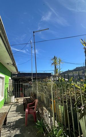 Casa à venda com 357m², 4 quartos e 2 vagasQuintal