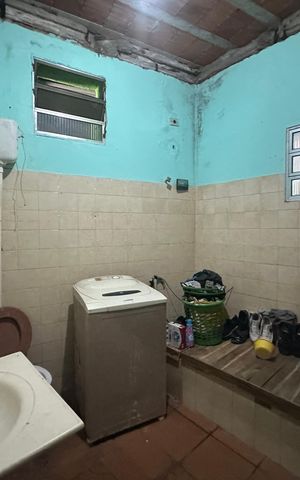 Casa à venda com 357m², 4 quartos e 2 vagasBanheiro social 