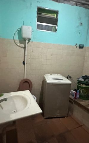 Casa à venda com 357m², 4 quartos e 2 vagasBanheiro social 