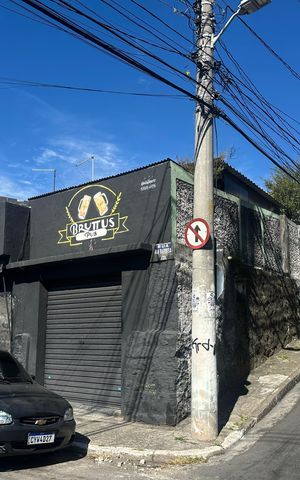 Casa à venda com 357m², 4 quartos e 2 vagasFachada