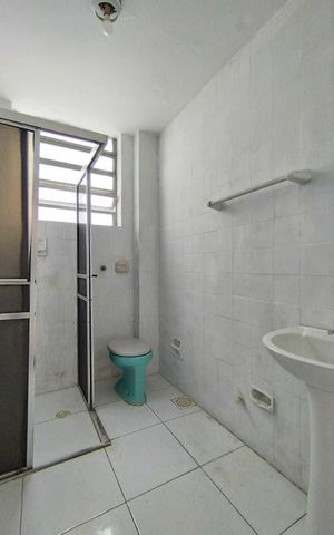 Apartamento para alugar com 81m², 2 quartos e 1 vaga Apartamento para alugar com 81m², 2 quartos e 1 vagaBanheiro