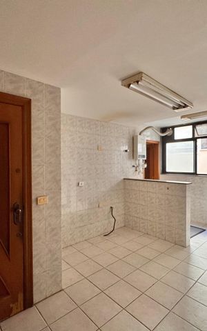 Apartamento à venda com 150m², 3 quartos e 2 vagas Apartamento à venda com 150m², 3 quartos e 2 vagasCozinha