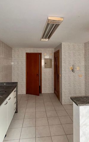 Apartamento à venda com 150m², 3 quartos e 2 vagas Apartamento à venda com 150m², 3 quartos e 2 vagasCozinha