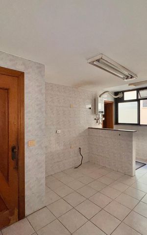 Apartamento à venda com 150m², 3 quartos e 2 vagas Apartamento à venda com 150m², 3 quartos e 2 vagasCozinha