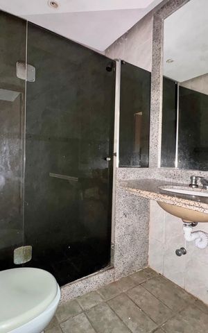 Apartamento à venda com 150m², 3 quartos e 2 vagas Apartamento à venda com 150m², 3 quartos e 2 vagasBanheiro Social