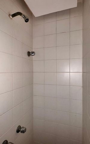 Apartamento à venda com 150m², 3 quartos e 2 vagas Apartamento à venda com 150m², 3 quartos e 2 vagasÁrea de Serviço - Serviço