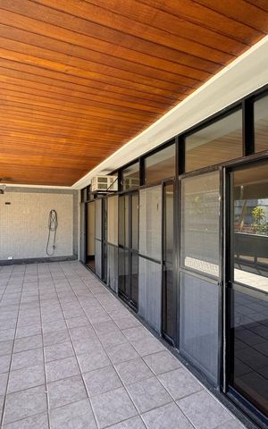 Apartamento à venda com 150m², 3 quartos e 2 vagas Apartamento à venda com 150m², 3 quartos e 2 vagasSala
