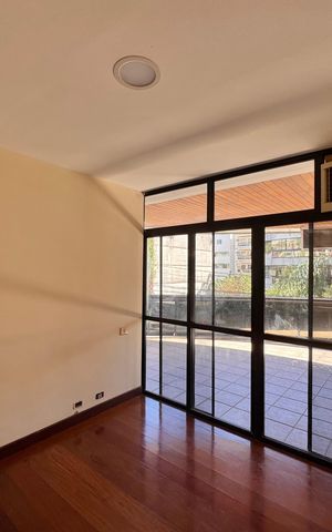 Apartamento à venda com 150m², 3 quartos e 2 vagas Apartamento à venda com 150m², 3 quartos e 2 vagasQuarto 1
