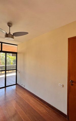 Apartamento à venda com 150m², 3 quartos e 2 vagas Apartamento à venda com 150m², 3 quartos e 2 vagasSuíte