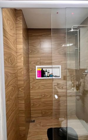 Apartamento à venda com 81m², 2 quartos e 2 vagas Apartamento à venda com 81m², 2 quartos e 2 vagasBanheiro da Suíte