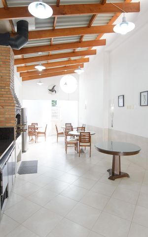 Apartamento para alugar com 297m², 3 quartos e 3 vagas Apartamento para alugar com 297m², 3 quartos e 3 vagasÁrea comum - Churrasqueira
