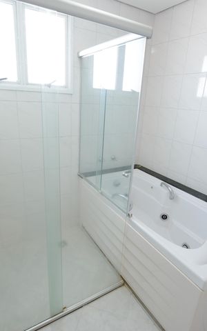Apartamento para alugar com 297m², 3 quartos e 3 vagas Apartamento para alugar com 297m², 3 quartos e 3 vagasBanheiro da Suíte 3