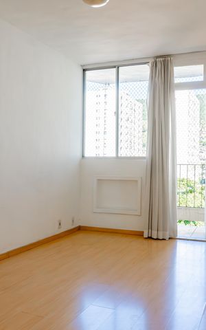 Apartamento à venda com 67m², 2 quartos e 1 vaga Apartamento à venda com 67m², 2 quartos e 1 vagaSala