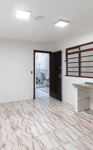 Casa para alugar com 250m², 3 quartos e 3 vagas Casa para alugar com 250m², 3 quartos e 3 vagasCozinha