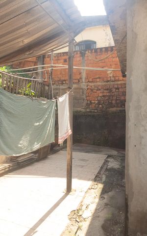Casa à venda com 230m², 5 quartos e 6 vagas Casa à venda com 230m², 5 quartos e 6 vagasVaranda