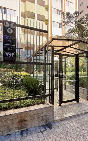 Apartamento à venda com 215m², 3 quartos e 2 vagas Apartamento à venda com 215m², 3 quartos e 2 vagasFachada