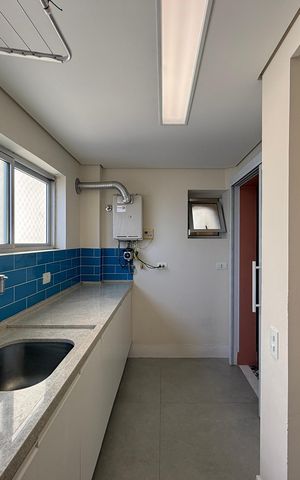 Apartamento à venda com 215m², 3 quartos e 2 vagas Apartamento à venda com 215m², 3 quartos e 2 vagasÁrea de Serviço