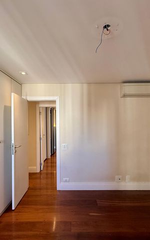 Apartamento à venda com 215m², 3 quartos e 2 vagas Apartamento à venda com 215m², 3 quartos e 2 vagasQuarto 3