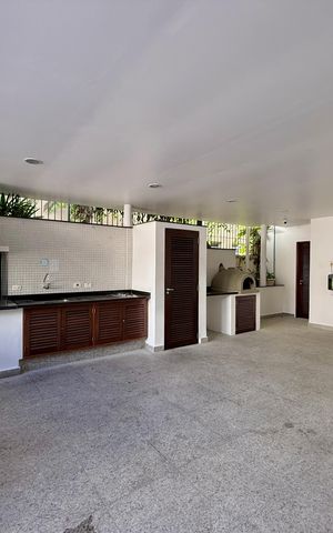 Apartamento à venda com 215m², 3 quartos e 2 vagas Apartamento à venda com 215m², 3 quartos e 2 vagasChurrasqueira