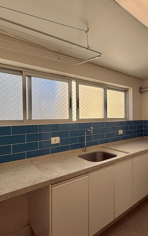 Apartamento à venda com 215m², 3 quartos e 2 vagas Apartamento à venda com 215m², 3 quartos e 2 vagasÁrea de Serviço