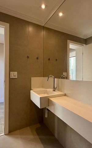 Apartamento à venda com 215m², 3 quartos e 2 vagas Apartamento à venda com 215m², 3 quartos e 2 vagasBanheiro Social 2
