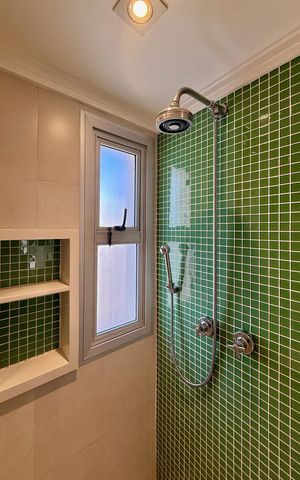 Apartamento à venda com 215m², 3 quartos e 2 vagas Apartamento à venda com 215m², 3 quartos e 2 vagasBanho Suíte