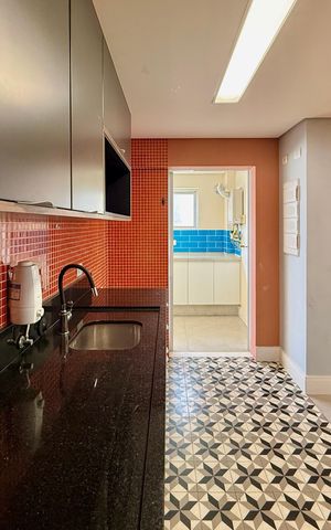 Apartamento à venda com 215m², 3 quartos e 2 vagas Apartamento à venda com 215m², 3 quartos e 2 vagasCozinha
