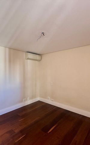 Apartamento à venda com 215m², 3 quartos e 2 vagas Apartamento à venda com 215m², 3 quartos e 2 vagasQuarto 3