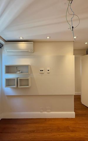 Apartamento à venda com 215m², 3 quartos e 2 vagas Apartamento à venda com 215m², 3 quartos e 2 vagasSuíte