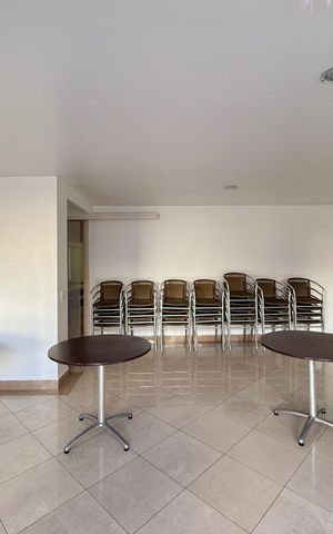 Apartamento à venda com 215m², 3 quartos e 2 vagas Apartamento à venda com 215m², 3 quartos e 2 vagasSalão de Festas