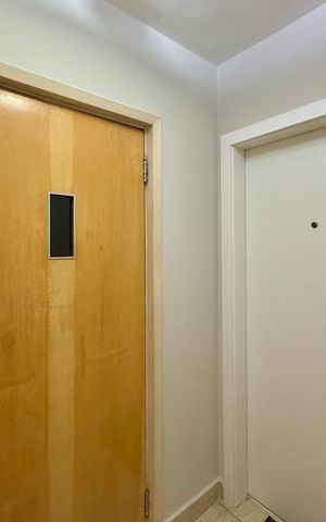Apartamento à venda com 215m², 3 quartos e 2 vagas Apartamento à venda com 215m², 3 quartos e 2 vagasHall Social Apartamento