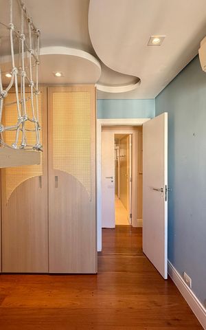 Apartamento à venda com 215m², 3 quartos e 2 vagas Apartamento à venda com 215m², 3 quartos e 2 vagasQuarto 2
