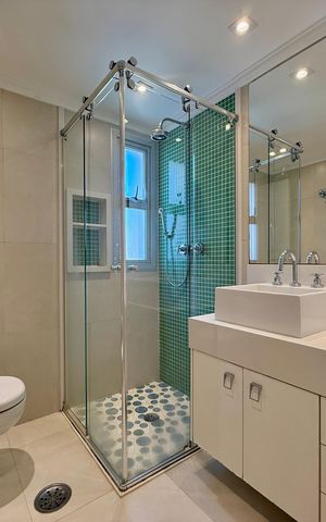 Apartamento à venda com 215m², 3 quartos e 2 vagas Apartamento à venda com 215m², 3 quartos e 2 vagasBanho Suíte