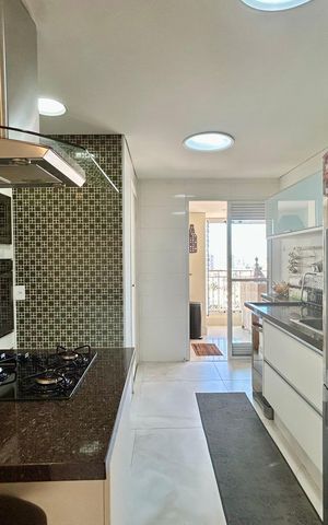 Apartamento à venda com 122m², 3 quartos e 3 vagas Apartamento à venda com 122m², 3 quartos e 3 vagasCozinha
