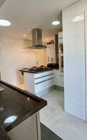 Apartamento à venda com 122m², 3 quartos e 3 vagas Apartamento à venda com 122m², 3 quartos e 3 vagasCozinha