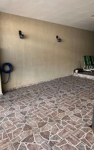Casa à venda com 114m², 2 quartos e 2 vagas