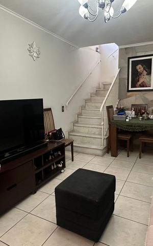 Casa à venda com 114m², 2 quartos e 2 vagas