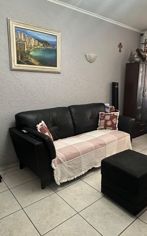 Casa à venda com 114m², 2 quartos e 2 vagas
