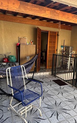 Casa à venda com 114m², 2 quartos e 2 vagas