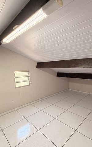 Casa à venda com 160m², 2 quartos e 2 vagasSótão
