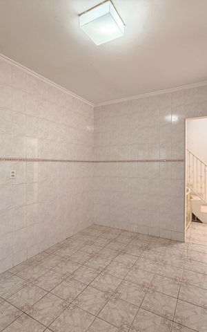 Casa à venda com 160m², 2 quartos e 2 vagasCozinha
